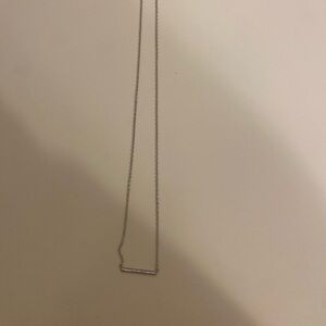 Silver necklace with shiny Diamond part